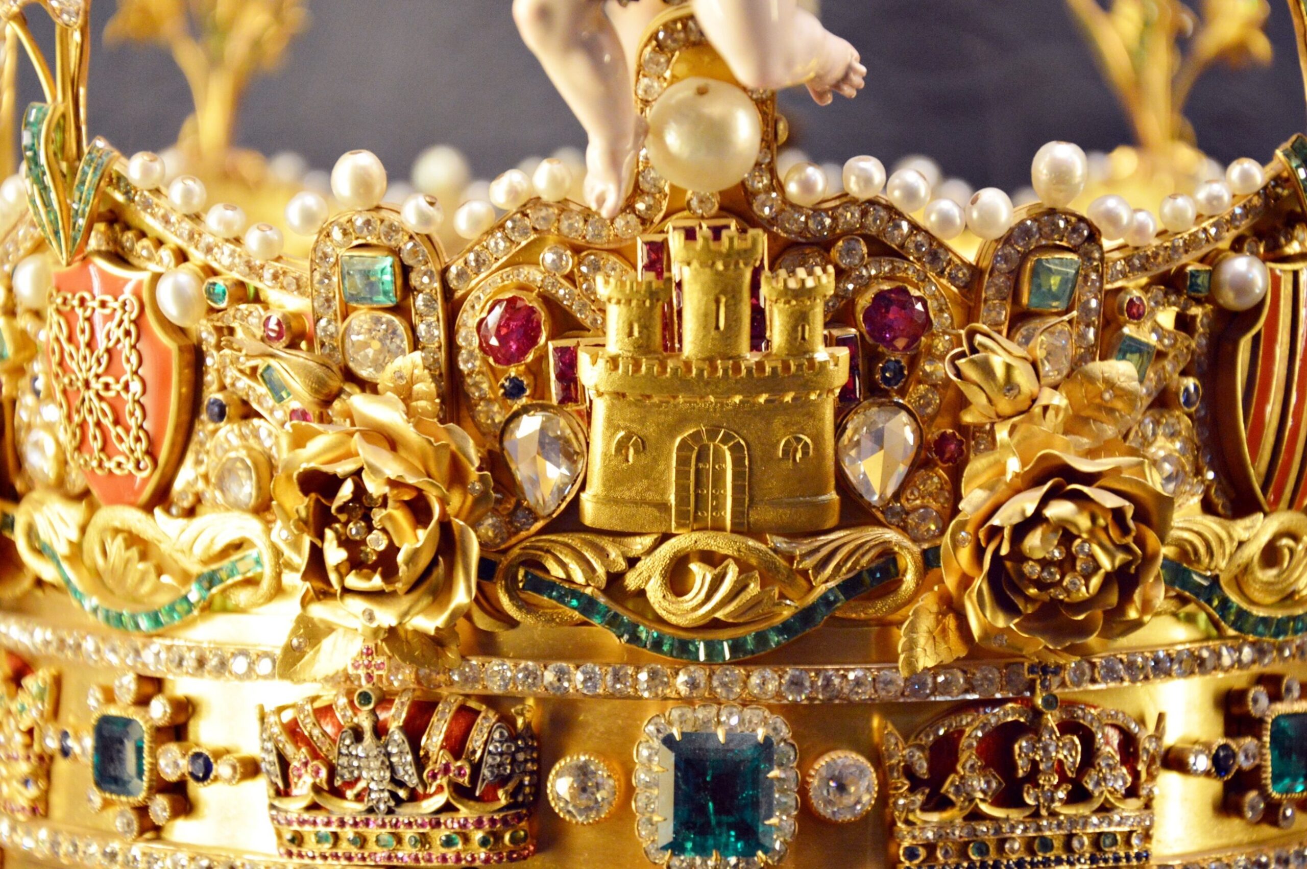 corona de oro